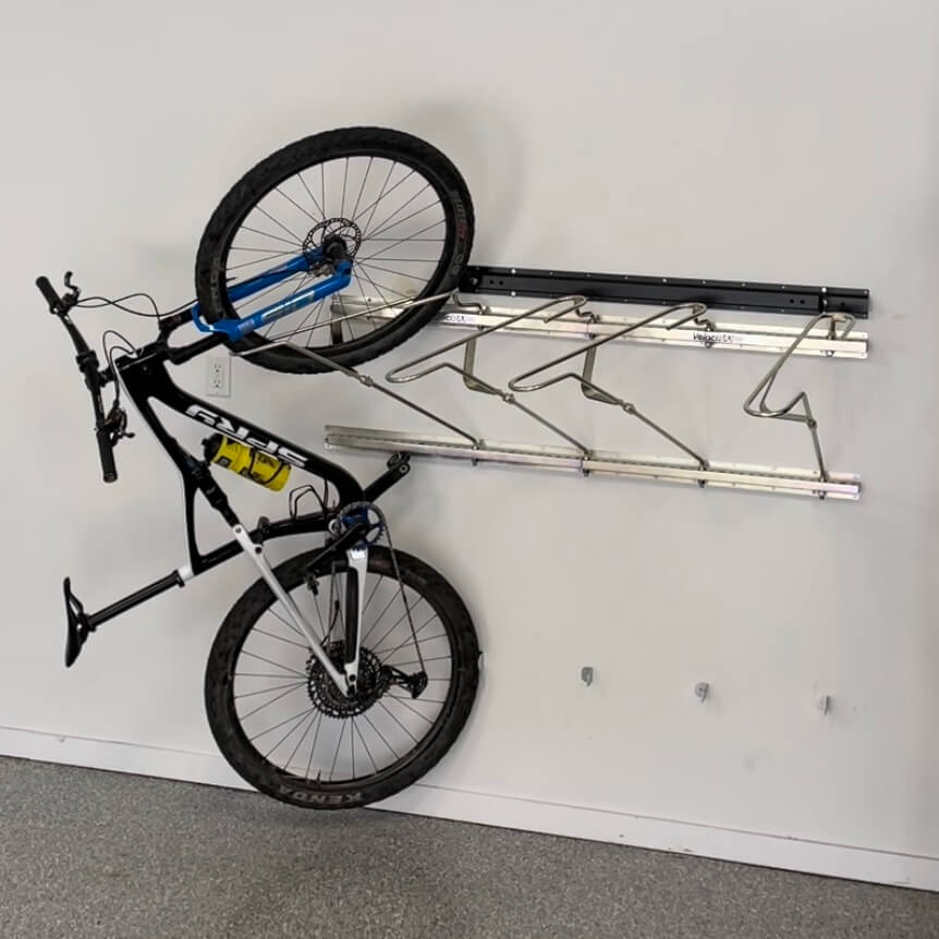 Bouwen op Kers Leer Tilt & Pivot Garage Bike Rack – VelociRAX